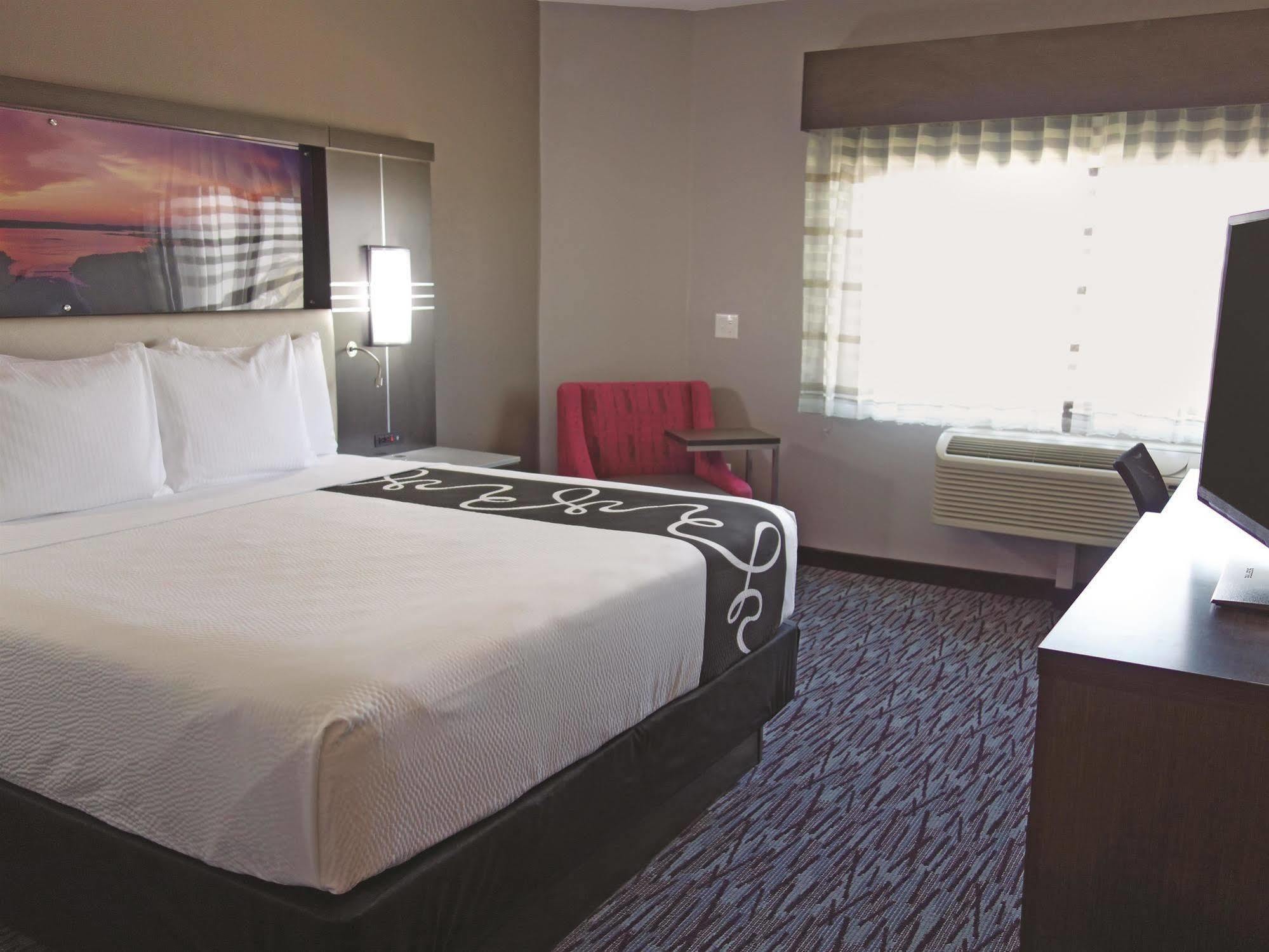 La Quinta By Wyndham Amarillo Airport Hotel Exterior photo